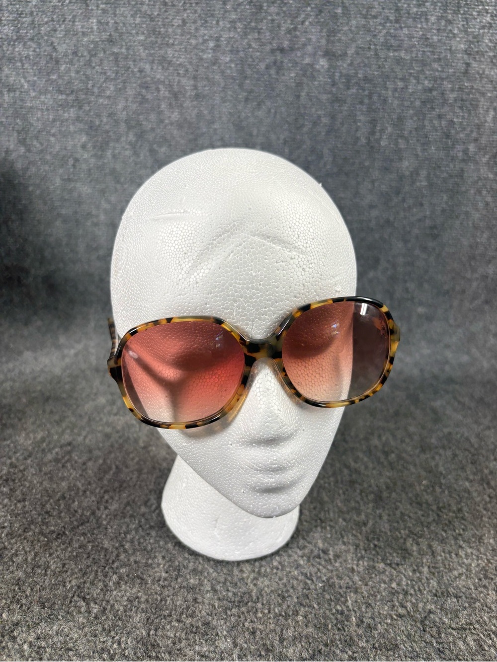 DaVinci Tortoiseshell Frame Sunglasses with Pink Gradient Lenses